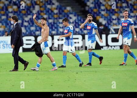 NAPLES - JUIN 13: Dries Mertens de Naples, Diego Demme de Naples, Elseid Hysaj de Naples pendant la deuxième finale de la coppa Italia entre SCC Napoli et Internazionale le 14 juin 2020 à Naples, Italie Banque D'Images