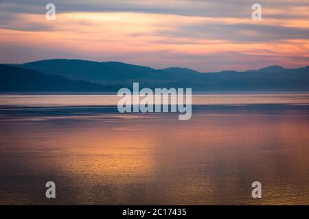 Susnset sur l'estuaire de Tay, Dundee, Écosse, Royaume-Uni. Banque D'Images