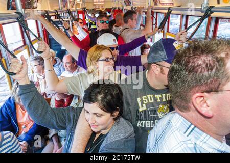 New Orleans Louisiana,Regional Transit Authority,RTA,Riverfront Streetcar Line,tram,trolley,homme hommes,femme femmes,couple,passager Banque D'Images