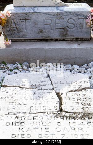 La Nouvelle-Orléans Louisiane, Garden District, historique Lafayette Cemetery Numéro 1mausolée, mort, lieu de sépulture, cimetière, famille familles parents parents enfant c Banque D'Images