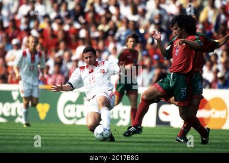 Manchester, GROSSBRITANNIEN. 12 avril 2020. Football, firo: Championnat européen de football 14.06.1996 Euro 1996 groupe, groupe 4, groupe D, archive photo, archive images Portugal - Turquie 1: 0 duels, Fernando Couto, Versus, Tayfun Korkut | usage dans le monde crédit: dpa/Alay Live News Banque D'Images