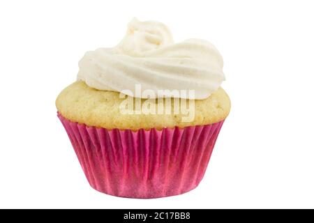 Une éponge vanille rustique cup cake en papier rose cas isolé sur fond blanc Banque D'Images