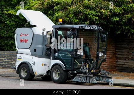Londres, Royaume-Uni. 14 juin 2020. Un véhicule de nettoyage de route vu stationné dans la rue. Crédit: Dinendra Haria/SOPA Images/ZUMA Wire/Alay Live News Banque D'Images
