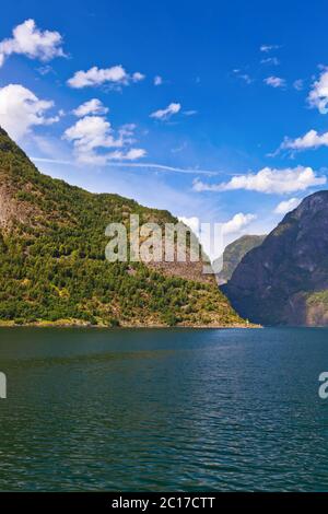 Naeroyfjord Fjord en Norvège - Site de l'UNESCO célèbre Banque D'Images