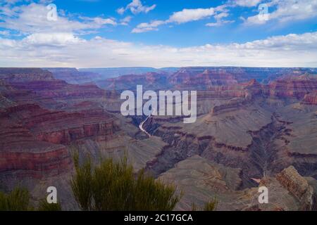 Vue panoramique sur le Grand Canyon et le fleuve Colorado Banque D'Images