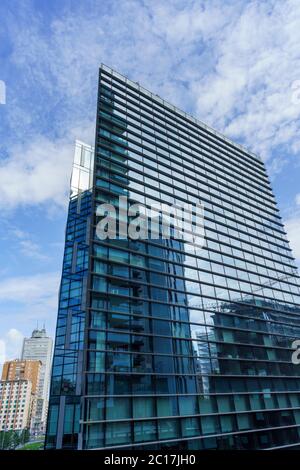 Milan, Lombardie, Italie: Bâtiments modernes sur la place Alvar Aalto. Banque D'Images