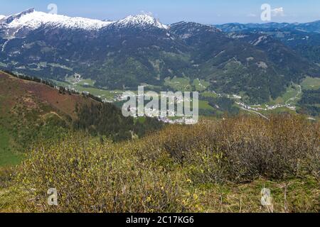 Montagne Fellhorn, Vorarlberg, alpes Allgäuer, frontière Autriche - Allemagne, mai Banque D'Images