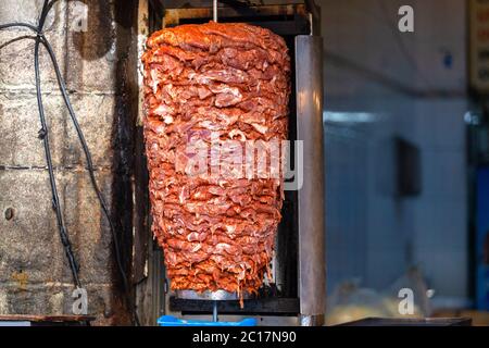 Viande de kebab de beignet épicé non cuite Banque D'Images