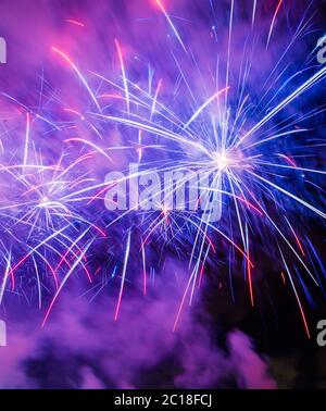 D'artifice colorés de différentes couleurs Banque D'Images