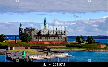 Panorama sur la mer du château de Kronborg à Helsingor Danemark Banque D'Images