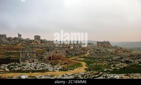 Panorama de la ville abandonnée Serjilla, Syrie Banque D'Images