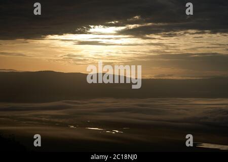 Cratère de Ngorongoro Tanzanie Serengeti Afrique matin Paysage paysage panoramique lever du soleil Banque D'Images