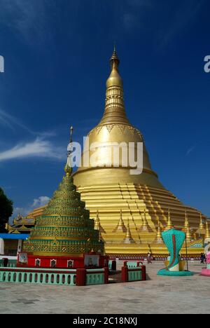 Vue sur la pagode Shwemawdaw à Bago Myanmar, Banque D'Images