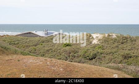 Dunes, mer du Nord et côte de la réserve naturelle de Waddensea à Ameland, pays-Bas Banque D'Images