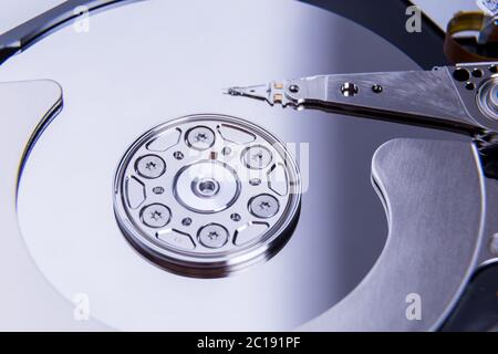 Gros plan sur le disque dur de l'ordinateur ouvert Banque D'Images