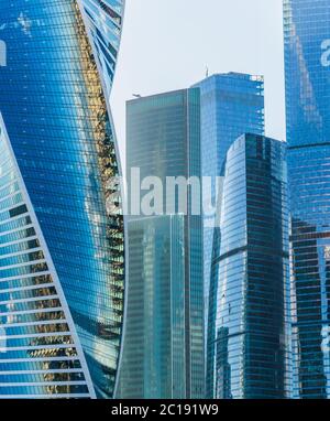 Gros immeuble de bureaux en verre Banque D'Images