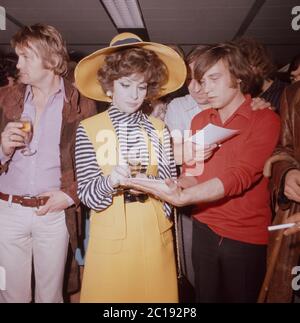 Gina Lollobrigida, italienische Sauspielerin, Deutschland, UM 1974. L'actrice italienne Gina Lollobrigida, Allemagne vers 1974. Banque D'Images