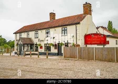 Le pub Rising Sun dans le village de Coltisard, dans le Norfolk Banque D'Images