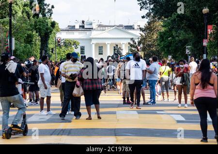 Washington, États-Unis. 14 juin 2020. Les manifestations contre le président Donald Trump et pour la vie des Noirs comptent. Crédit : SOPA Images Limited/Alamy Live News Banque D'Images