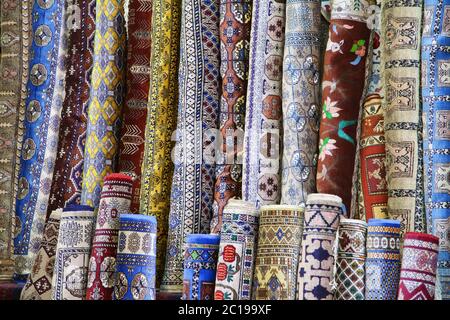 Les tapis en vente Banque D'Images