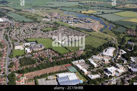 Vue aérienne de l'Université de York et du York Science Park avec la nouvelle Université de York, Campus East en arrière-plan Banque D'Images