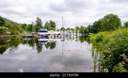 Bowling Basin Harbor, Forth & Clyde Canal, Bowling, West Dunbartonshire, Écosse, Royaume-Uni Banque D'Images