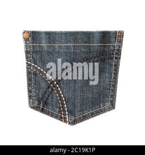 Poche arrière en Jean bleu foncé isolée sur fond blanc. Gros plan sur la couture, les coutures, les rivets et la texture du tissu. Mode denim, poche Banque D'Images