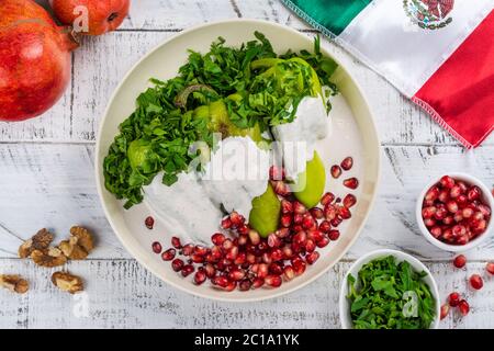 Chelles en nogada, cuisine mexicaine Banque D'Images