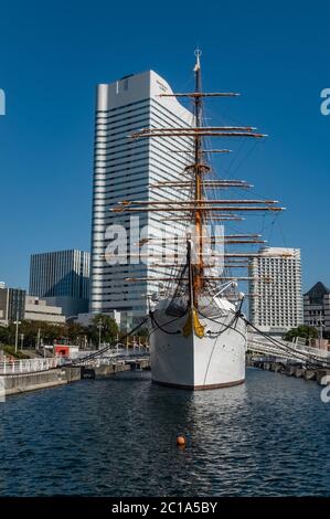 Nippon Maru ancien navire de formation au bord de mer de Yokohama, Japon. Banque D'Images