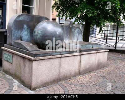 Sculpture poète et universitaire de Doug Cocker, High St. Ayr, South Aryshire, Ayr, Écosse, Royaume-Uni Banque D'Images