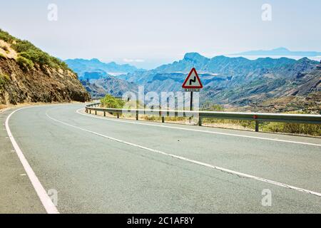 Route de montagne à Gran Canaria avec vue sur Ténérife Banque D'Images