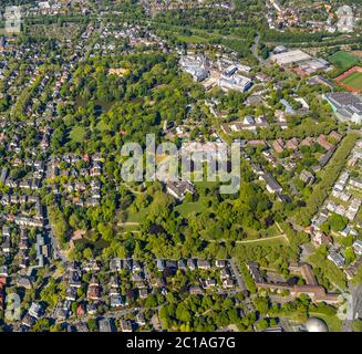 Vue aérienne, parc de la ville, parc animalier et fossile Bochum, tour Bismarck, Hôpital Saint-Joseph - clinique catholique Bochum, Bochum, région de Ruhr, Rhin-Nord Wes Banque D'Images