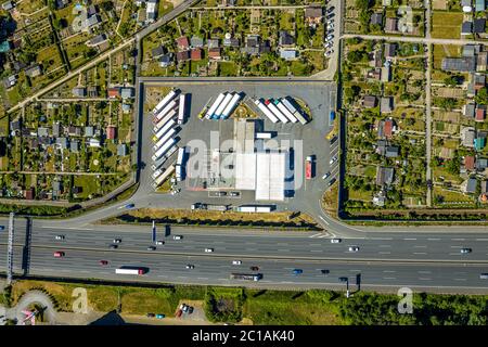 Photographie aérienne, station-service Shell, Viezingstraße, parking camions, autoroute A40, jardin de stationnement Centrum Morgensonne, KGV am Dückerweg, Bochum-Wa Banque D'Images