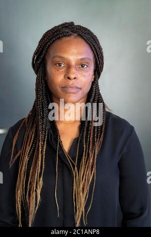 Lillian Serunkuma à New Scotland Yard, Londres, lors d'un appel à témoins de la fusillade de son petit-fils, le garçon de deux ans à Energen Close, Harlesden, au nord-ouest de Londres, le 3 juin. L'enfant a été blessé aux côtés de sa mère, âgée à la fin de la vingtaine, et deux hommes après avoir été approchés par un homme seul. Banque D'Images