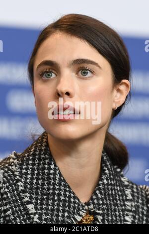 Margaret Qualley participe à la conférence de presse pour l'année My Salinger lors du 70e Festival international du film de Berlin. © Paul Treadway Banque D'Images