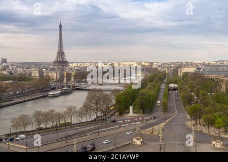 Vue de dessus de la grande roue de la Roue de Paris sur la place de la Concorde sur la Seine et les ponts Banque D'Images