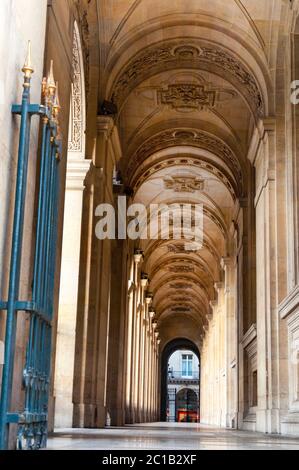 La Colonnade du Louvre classicisme architectural français à Paris, France. Banque D'Images