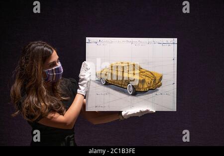 Bonhams, Knightsbridge, Londres, Royaume-Uni. 15 juin 2020. Bonhams tirages et multiples aperçu de la vente de leur première vente aux enchères en direct depuis le verrouillage à la mi-mars, avec des visualisations par rendez-vous. La vente aura lieu le 18-19 juin avec des travaux couvrant le 15ème - 21ème siècle. Image : Christo et Jeanne-Claude (américaine, 1935-2020; 1935-2009). Automobile emballée (projet pour le coupé 9G Studebaker Champion Series 1950). Estimation de 2,500 à 3,500 £. Crédit: Malcolm Park/Alay Live News. Banque D'Images