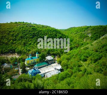 Vue extérieure sur le monastère Saharna orthodoxe de la Sainte Trinité en Moldavie Banque D'Images