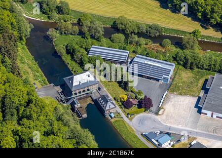 Photographie aérienne, centrale hydroélectrique de Lenhausen, rivière Lenne, Finnentrop, pays aigre, Rhénanie-du-Nord-Westphalie, Allemagne, DE, Europe, centrale électrique, Banque D'Images