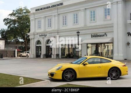 Etats-Unis, Louisiane, Jefferson Parish, Lafayette, Porsche au centre commercial Banque D'Images