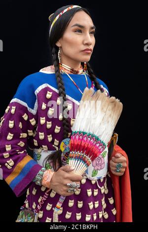 USA, Montana, Billings, Lakisha Flores, Crow Tribe MR 0635 Je m'appelle Lakisha Flores, Alawusua BIA, également connu sous le nom de Sweat Lodge Woman. Je suis fier de moi Banque D'Images