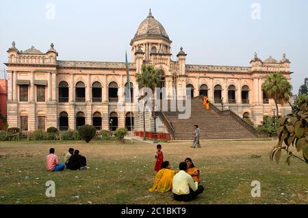 Ahsan Manzil dans la région de Sadarghat à Dhaka, au Bangladesh. À l'origine, le palais résidentiel du Nawab de Dhaka, Ahsan Manzil est maintenant un musée Banque D'Images