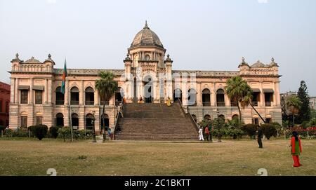 Ahsan Manzil dans la région de Sadarghat à Dhaka, au Bangladesh. À l'origine, le palais résidentiel du Nawab de Dhaka, Ahsan Manzil est maintenant un musée Banque D'Images