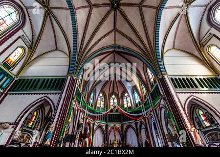L'intérieur de la cathédrale Sainte-Marie, Yangon, Myanmar. Banque D'Images