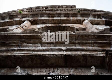 Gros plan sur les détails du Colisée à Rome, Italie Banque D'Images