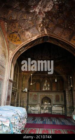 Intérieur de la mosquée Wazir Khan à Lahore, Pakistan Banque D'Images