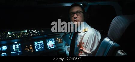 DATE DE SORTIE: 19 juin 2020 TITRE: 7500 STUDIO: Amazon Studios DIRECTEUR: Patrick Vollrath PARCELLE: Un avion de pilote est détourné par des terroristes. AVEC : Joseph Gordon-Levitt comme Tobias Ellis. (Image de crédit : © Netflix/Entertainment Pictures) Banque D'Images