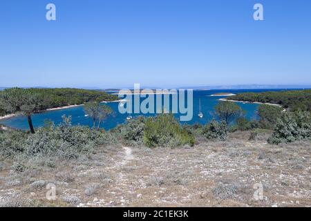 Parc naturel Cap Kamenjak en Croatie / Istrie avec sa belle côte Banque D'Images