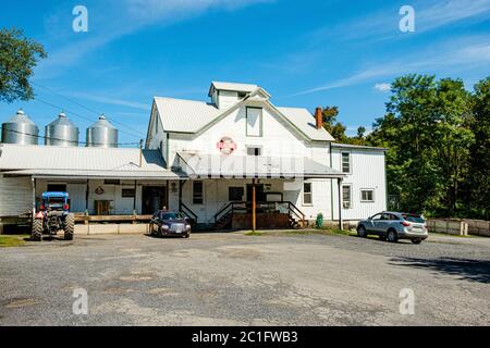 H O Andrews Feed Mill, Mapleton Farm and Garden, 175, promenade Feed Mill, Mapleton, PA Banque D'Images